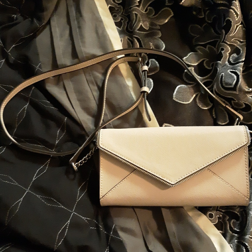 Handbag - Picture 2 of 3